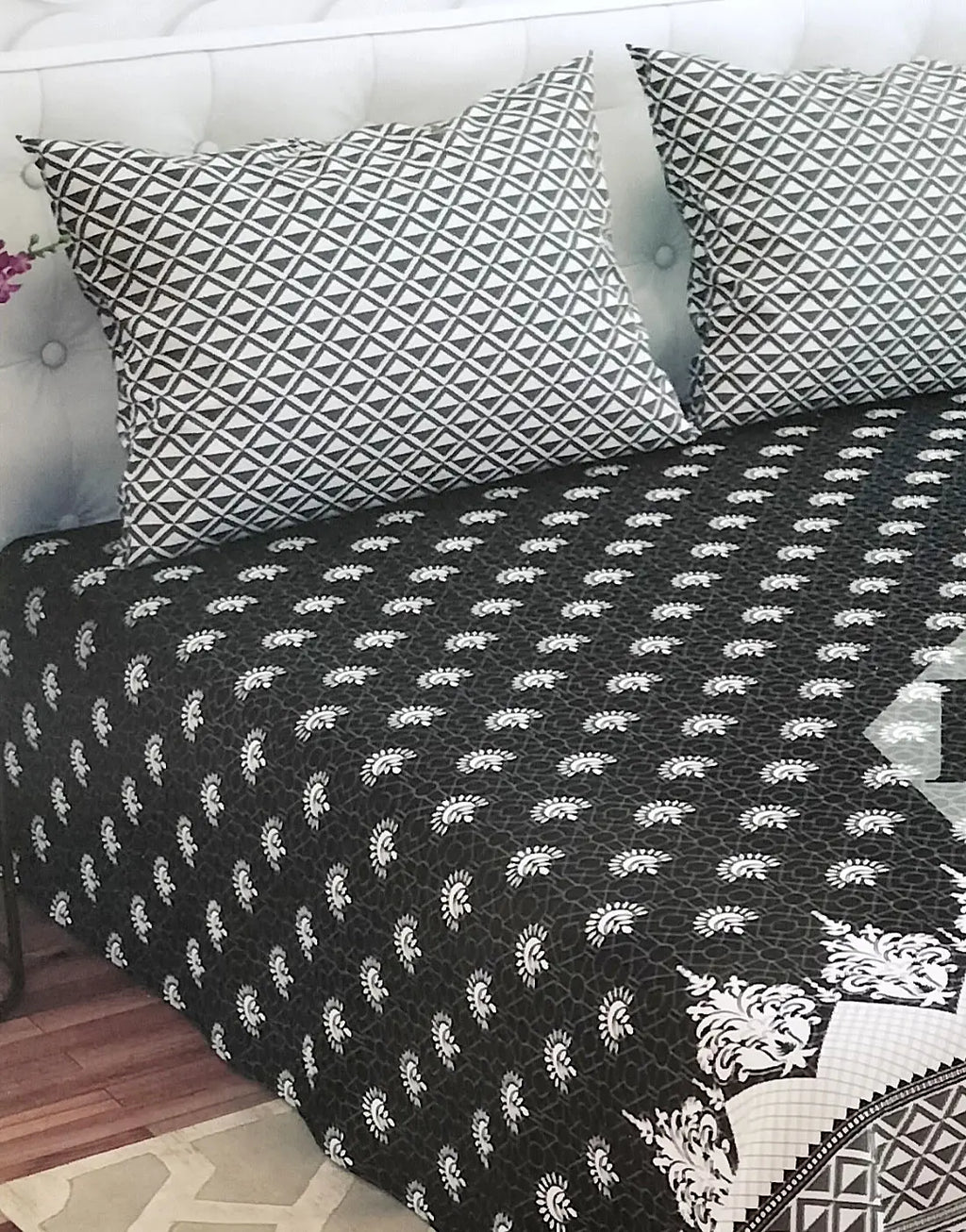 Salonika 3-Piece Mix Cotton Black King Size Bedsheet with Pillow Covers